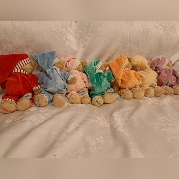 F.A.O. SCHWARZ Sleepy Time Teddy Bears Days Of The Week! - Picture 7 of 16